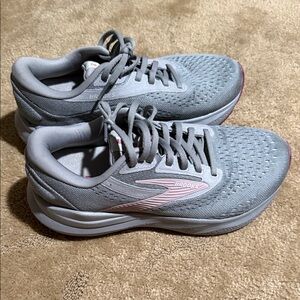 Brooks Women's Athletic Shoes in Gray and Pink